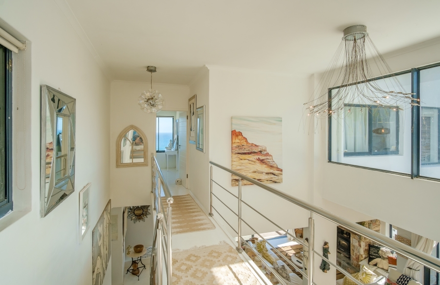 4 Bedroom Property for Sale in Misty Cliffs Western Cape